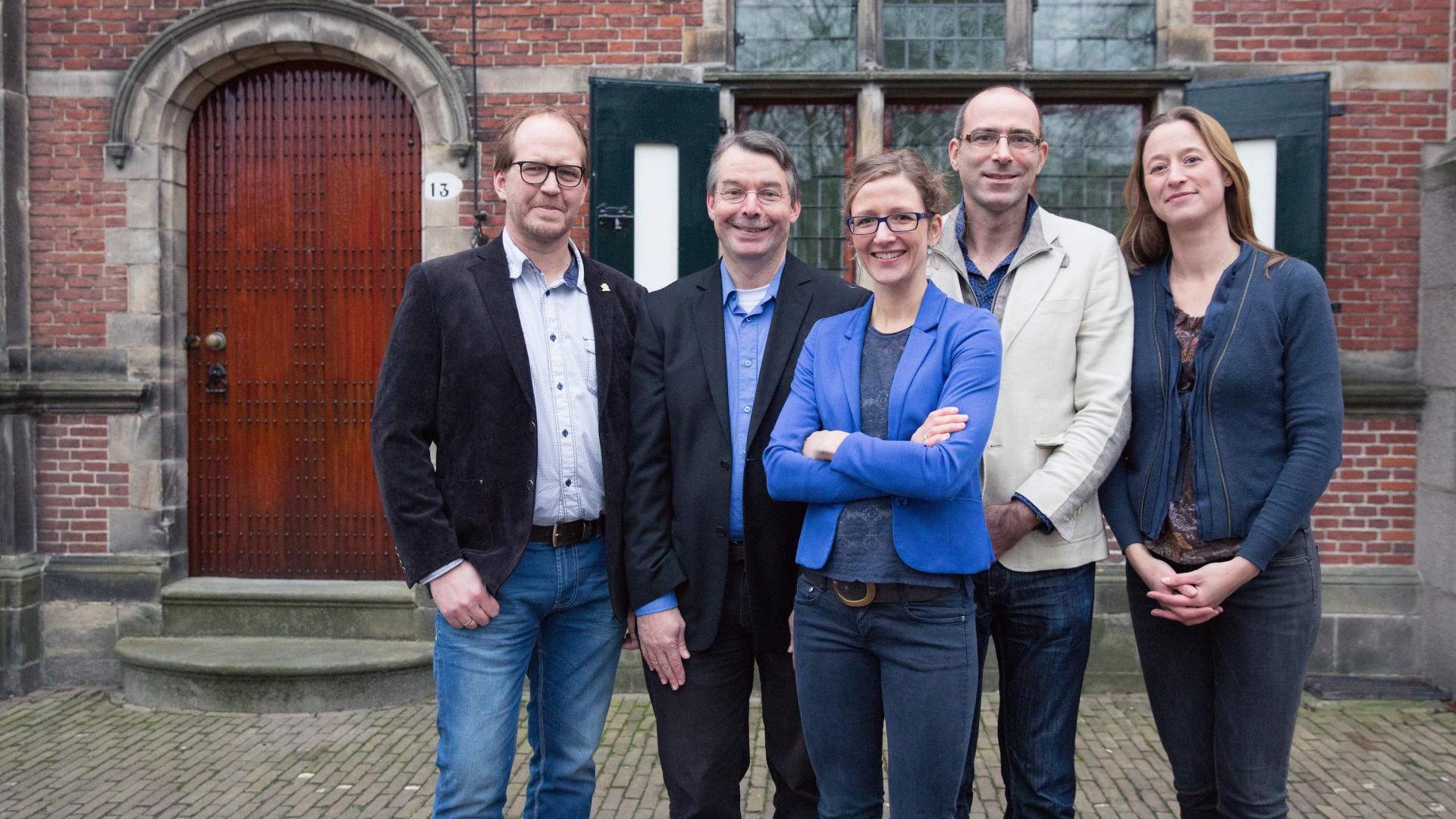 groepsfotoklein.jpg